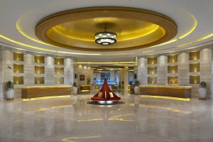The Ordered Plan: Navigating Scale and Intimacy in High-Volume Hospitality Spaces
